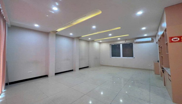 CHO THUÊ NHÀ MẶT PHỐ ĐÀO TẤN KD CÀ PHÊ, KD SẠCH - 4.5 TẦNG, MT 8M, 60 TRIỆU (KO HÀNG ĂN)